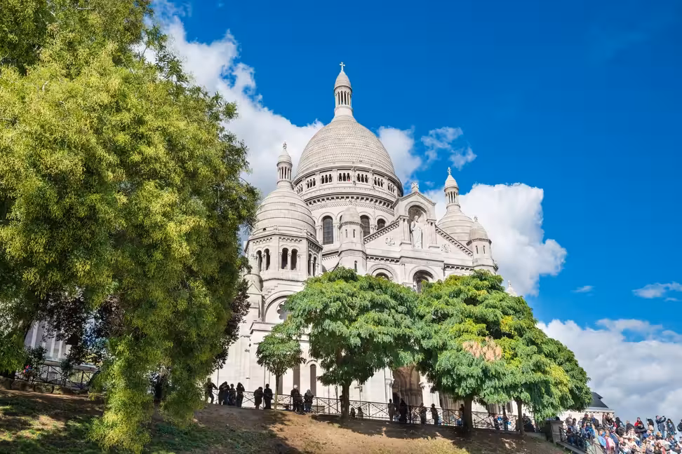 Le cupole bianche della basilica del Sacré-Cœur sulla collina di Montmartre
