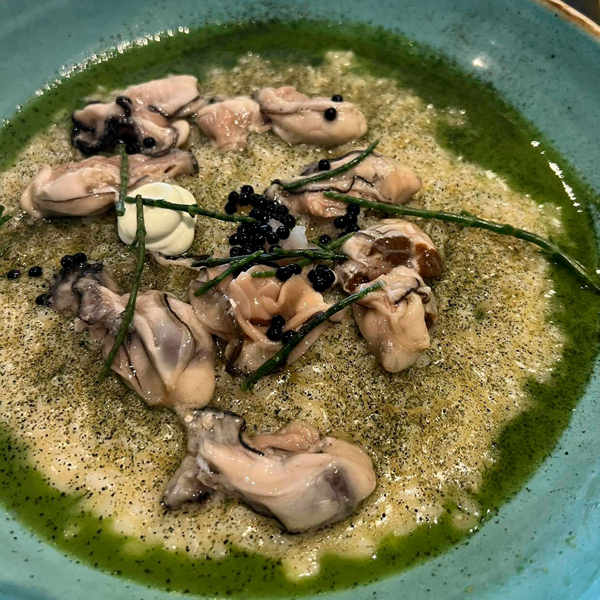 Noélia restaurant provides a unique dining experience, showcasing the best of regional gastronomy.