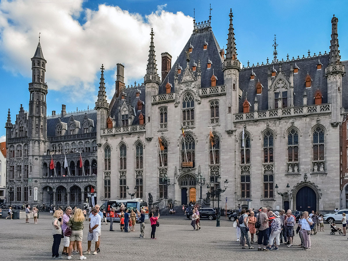 Visit Bruges Markt Square, day trip sightseeing