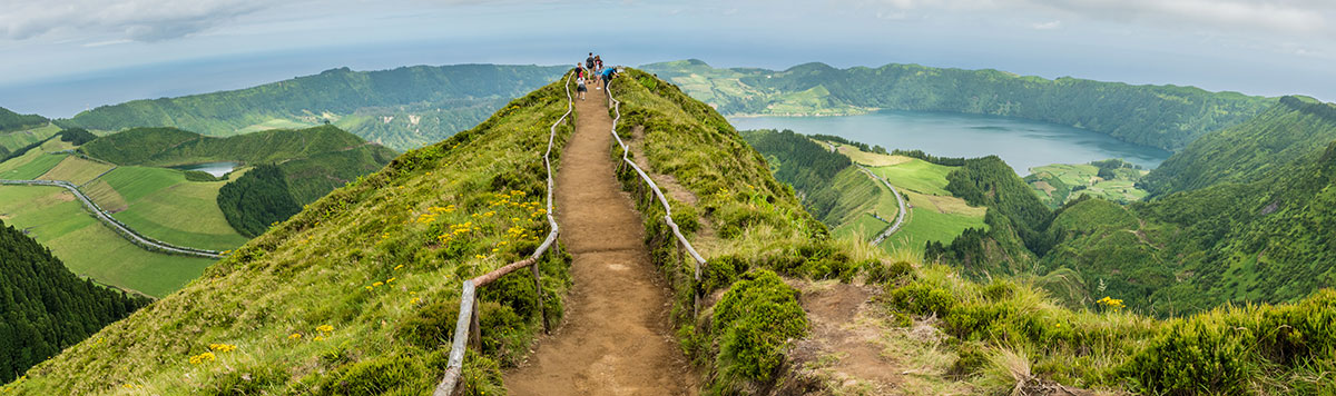 Eco-friendly sign at a São Miguel hiking trail