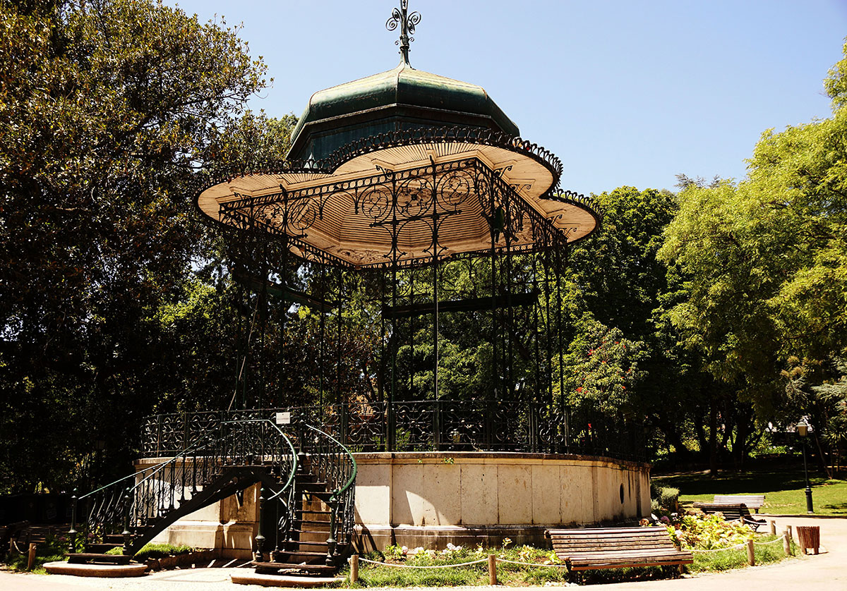 Gazebo surrounded by trees in Jardim da Estrela, Lisbon.