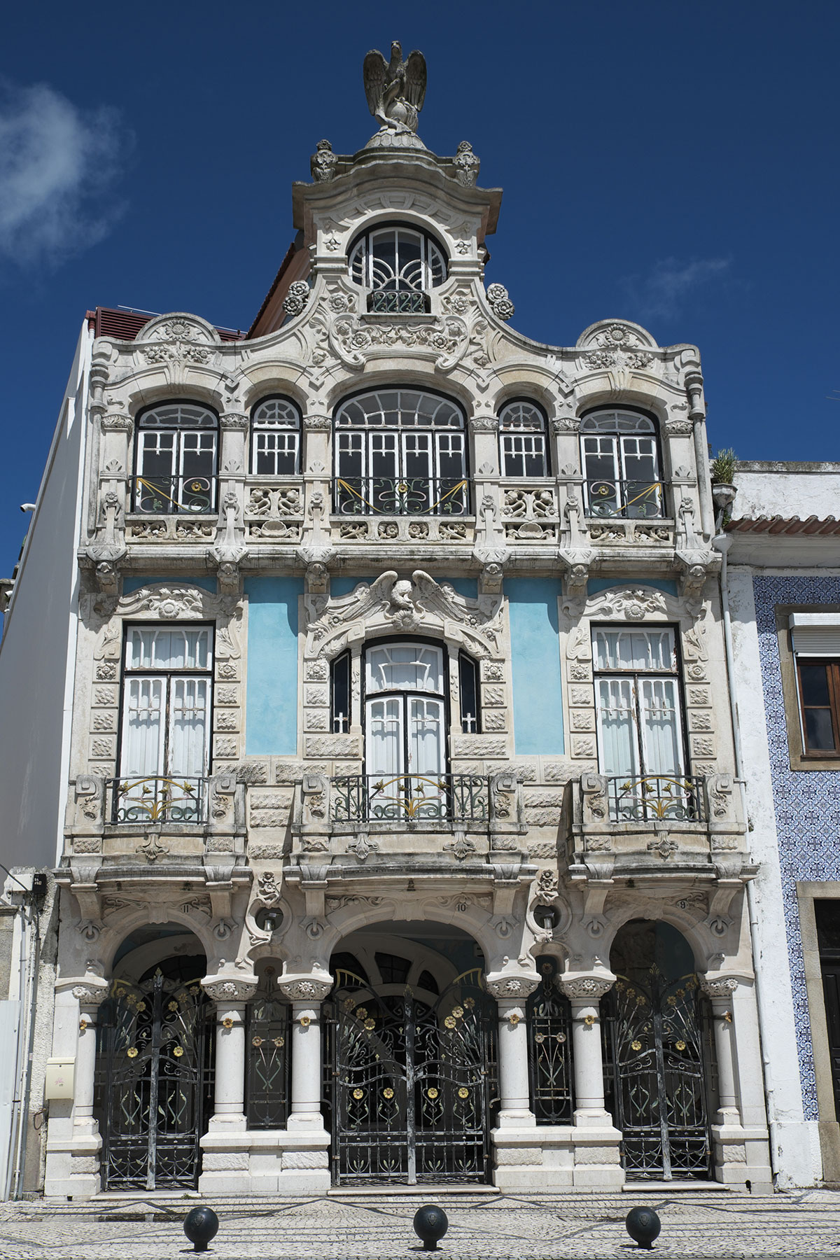 Facade of Casa Major Pessoa, showcasing Art Nouveau architectural details in Aveiro.