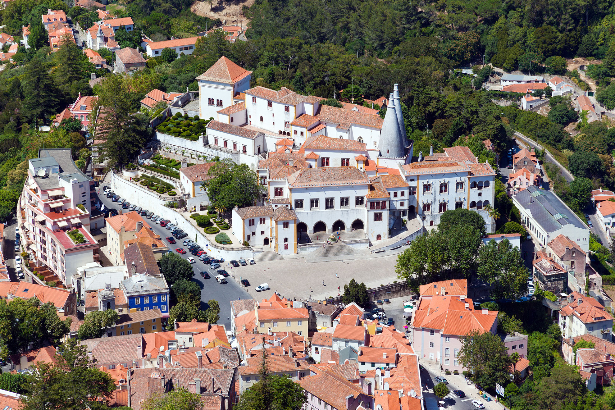 Historic lanes in Sintra's Vila Velha with traditional azulejo facades