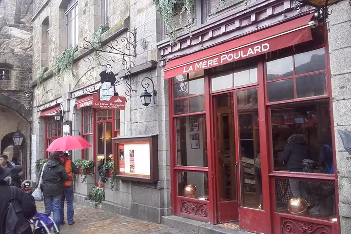 Tour privato di un'intera giornata a Mont-Saint-Michel con partenza da Caen.
