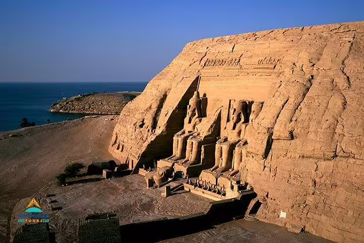 Tour guiado de 2 dias saindo de Luxor para Abu Simbel e Assuã