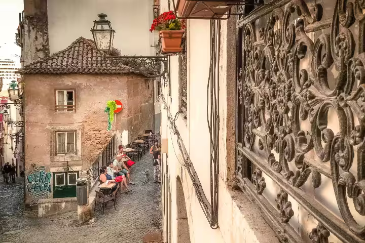 Lisbon Photography Tour: Capture Authentic Alfama Scenes