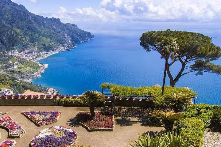 Amalfi Coast Guided Tour from Sorrento with Lunch