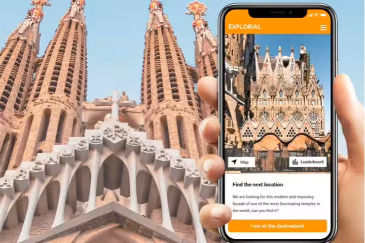 Self-Guided Walking Tour in Barcelona with Scavenger Hunt