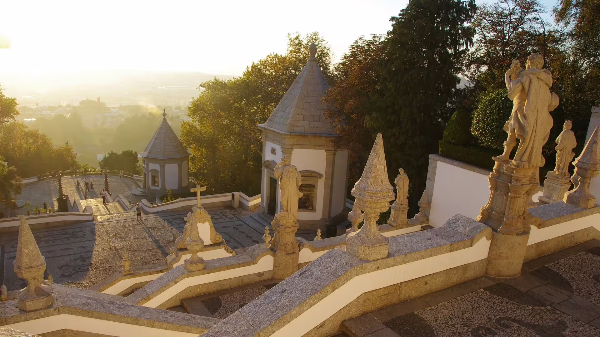 Guided Tour of Guimarães & Braga with Lunch Included