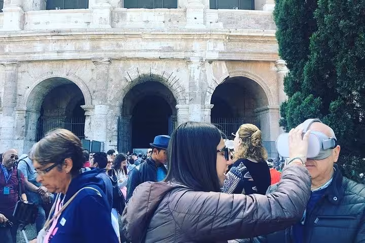 Rome Buggy Tour: Explore the Colosseum & Ancient City