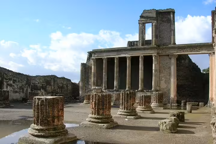 Private Tour: Vesuvius, Pompeii & Herculaneum from Naples