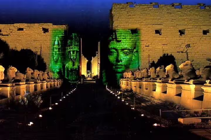 Espectáculo Nocturno en el Templo de Karnak: Tour de Sonido y Luz del Antiguo Egipto