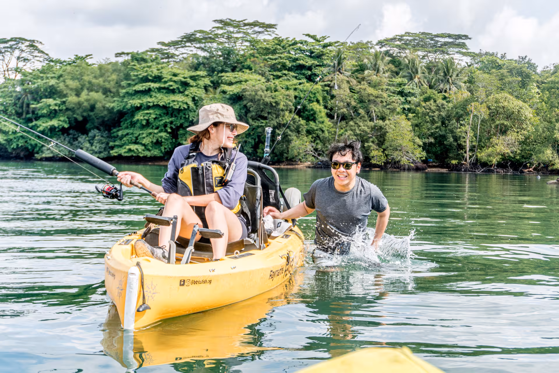Guided Kayak Tour in Pulau Ubin Mangroves and Kelongs