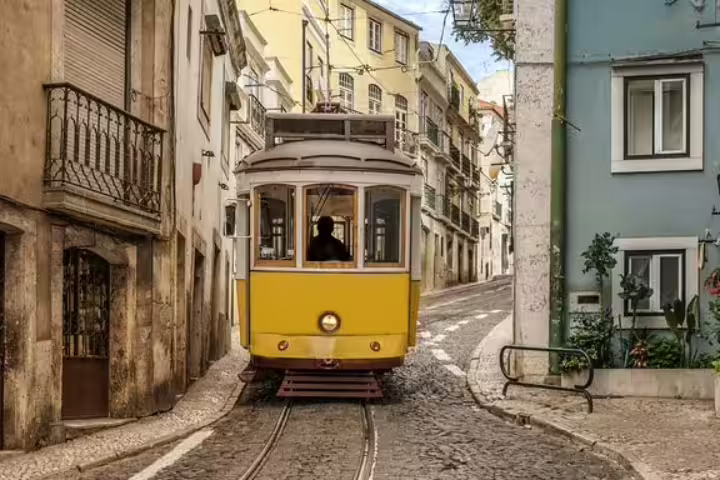Private Tour in Lisbon: Alfama, Mouraria & Local Hidden Gems