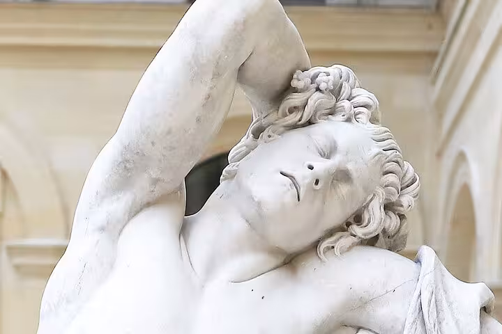 Louvre Museum Paris: Private Guided Tour of Key Masterpieces