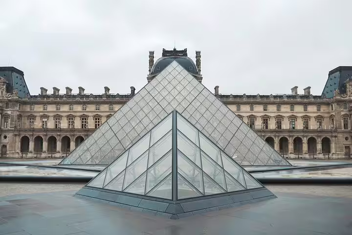 Exclusive Private Louvre Museum Guided Tour in Paris