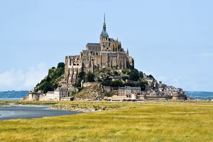 Escursione di un giorno a Mont-Saint-Michel con autista privato da Parigi