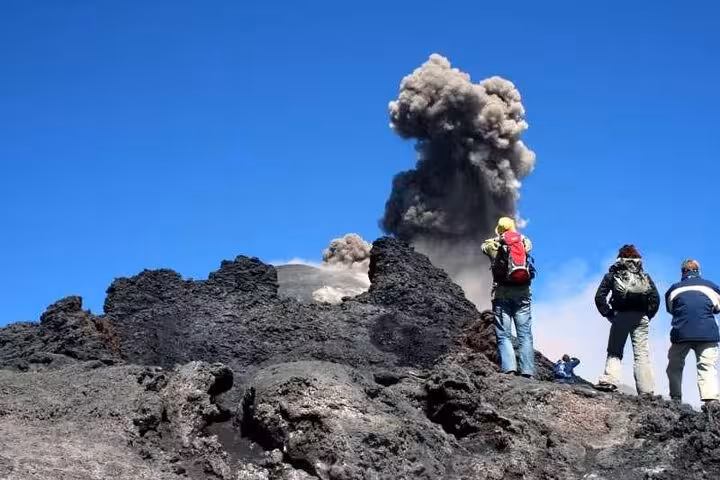 Excursion guidée d'une demi-journée sur l'Etna jusqu'à 3000 mètres