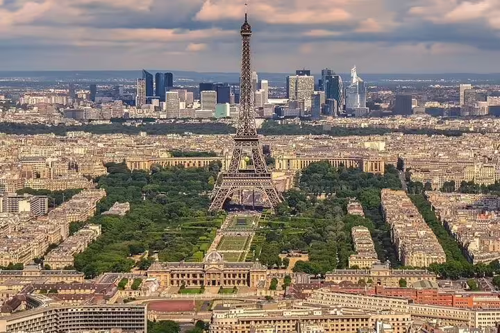 Private Half-Day Trip from Paris to Fontainebleau Palace