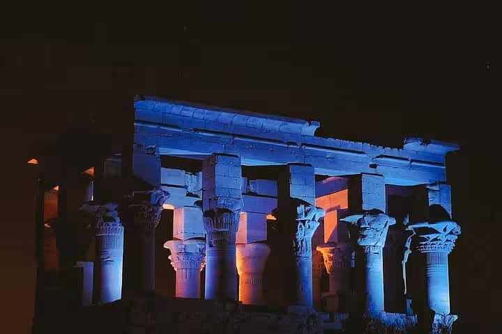 Espetáculo de Som e Luz no Templo de Philae: Passeio Noturno em Aswan