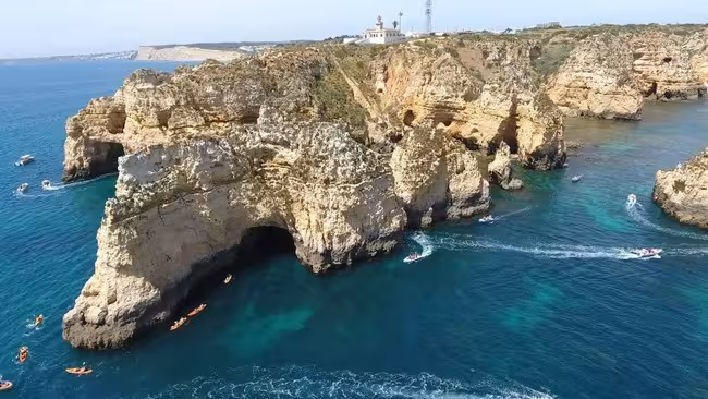 Passeio de Barco na Ponta da Piedade: Cavernas & Grutas saindo de Lagos