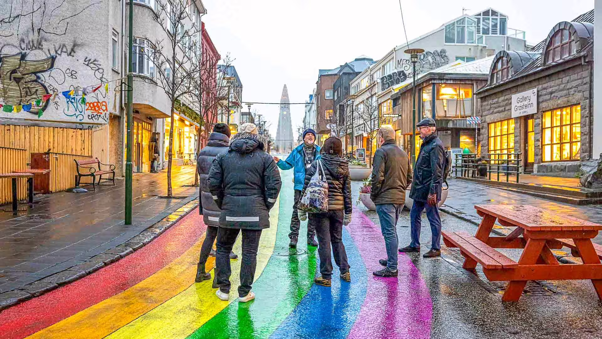 Private walking tour in Reykjavík — Rainbow Street Skólavörðustígur and Hallgrímskirkja church viewed on foot