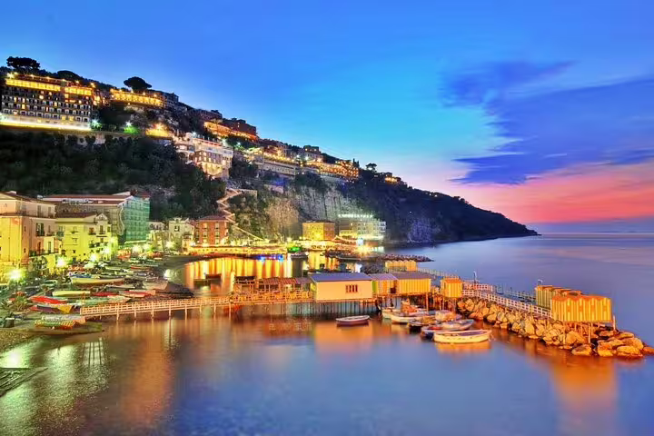 Excursion d'une journée au départ de Naples : Sorrente, Positano, Amalfi et Salerne
