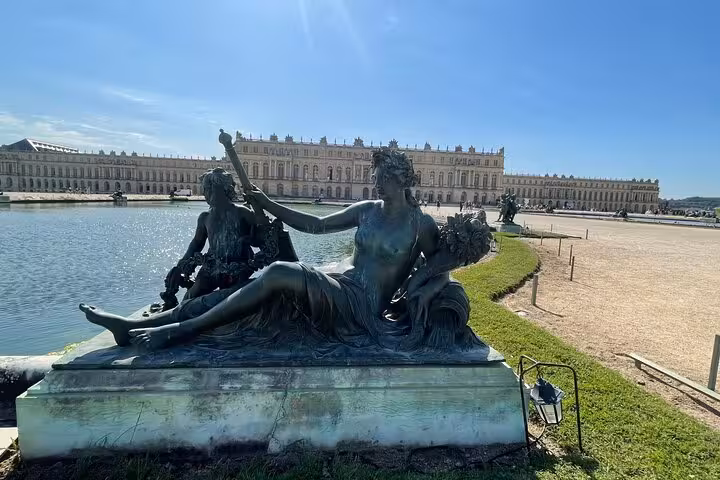 Full-Day Versailles and Vaux le Vicomte Private Tour Paris