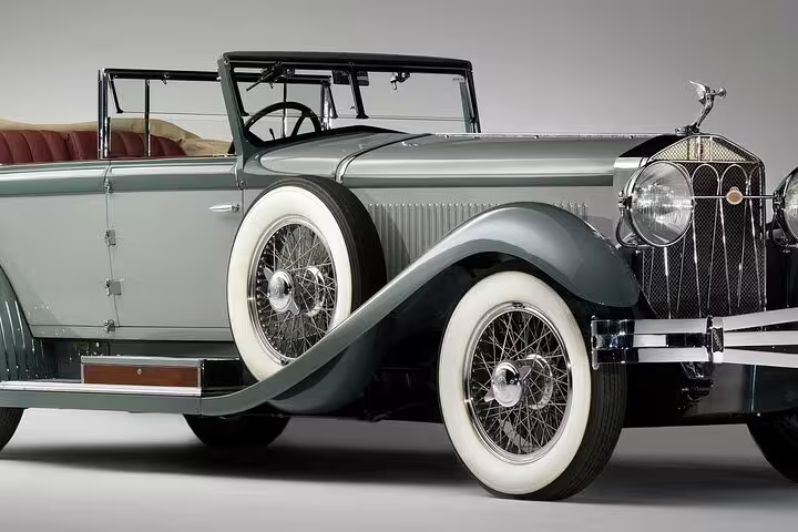 Private Paris Night Tour by Vintage Car with Wine Tasting